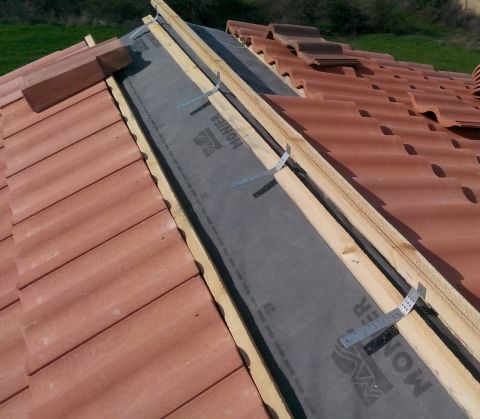 BRASS UZMAN BETON KİREMİT  ( KIRMIZI YÜZEY KAPLAMALI)